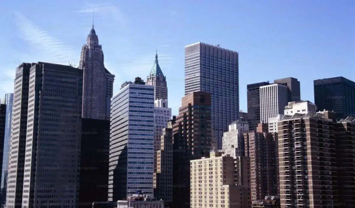 Best hotels in New York 2025 with stunning Manhattan skyline views from luxury accommodations